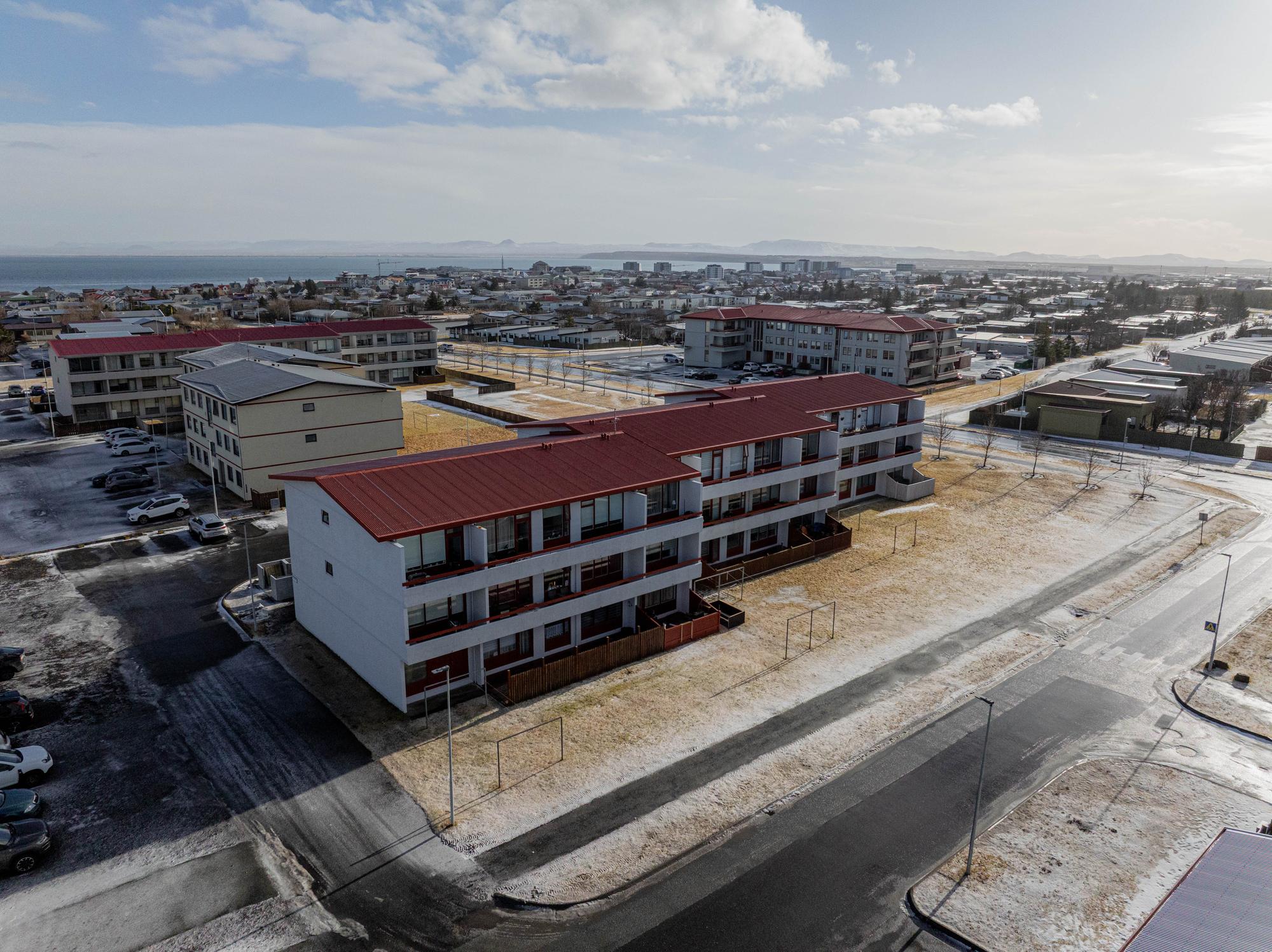 Heiðarból 4